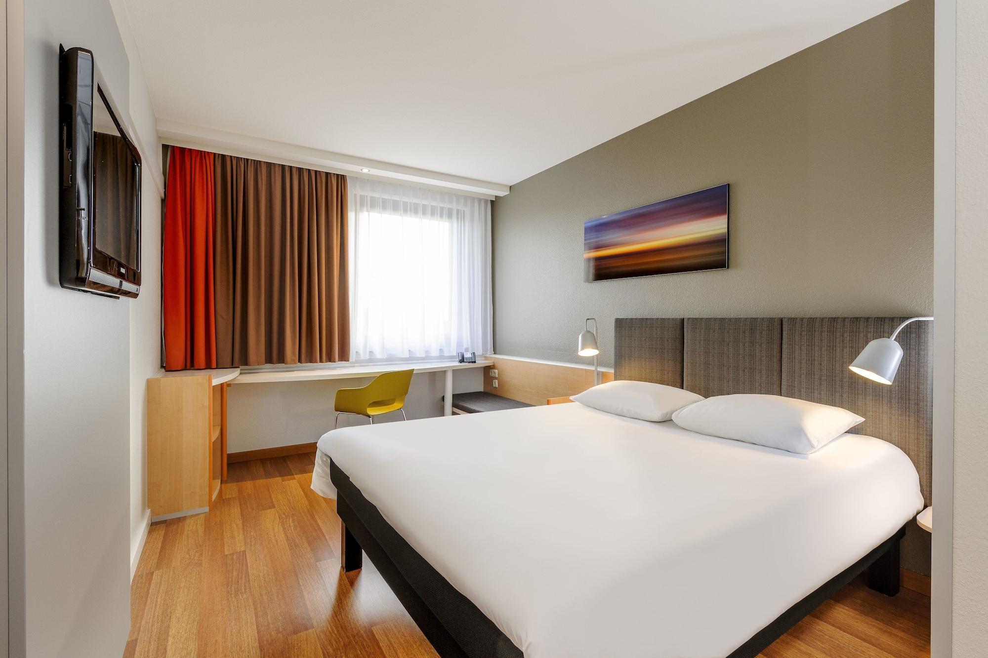 Ibis Hotel Frankfurt Messe West Francfort-sur-le-Main Extérieur photo