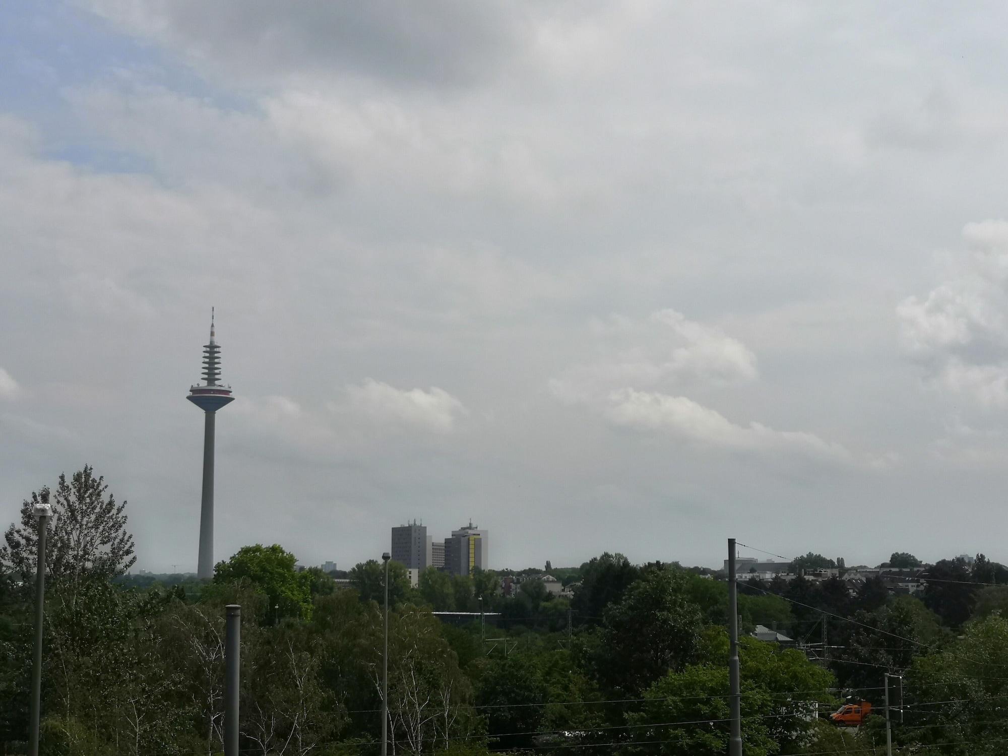 Ibis Hotel Frankfurt Messe West Francfort-sur-le-Main Extérieur photo