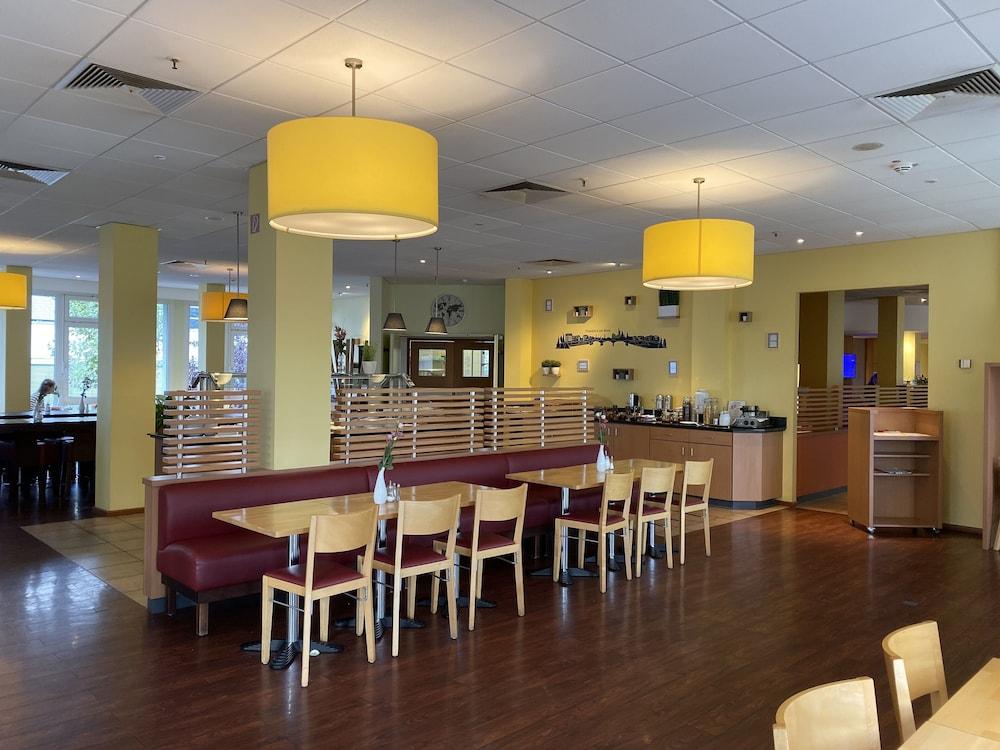 Ibis Hotel Frankfurt Messe West Francfort-sur-le-Main Extérieur photo