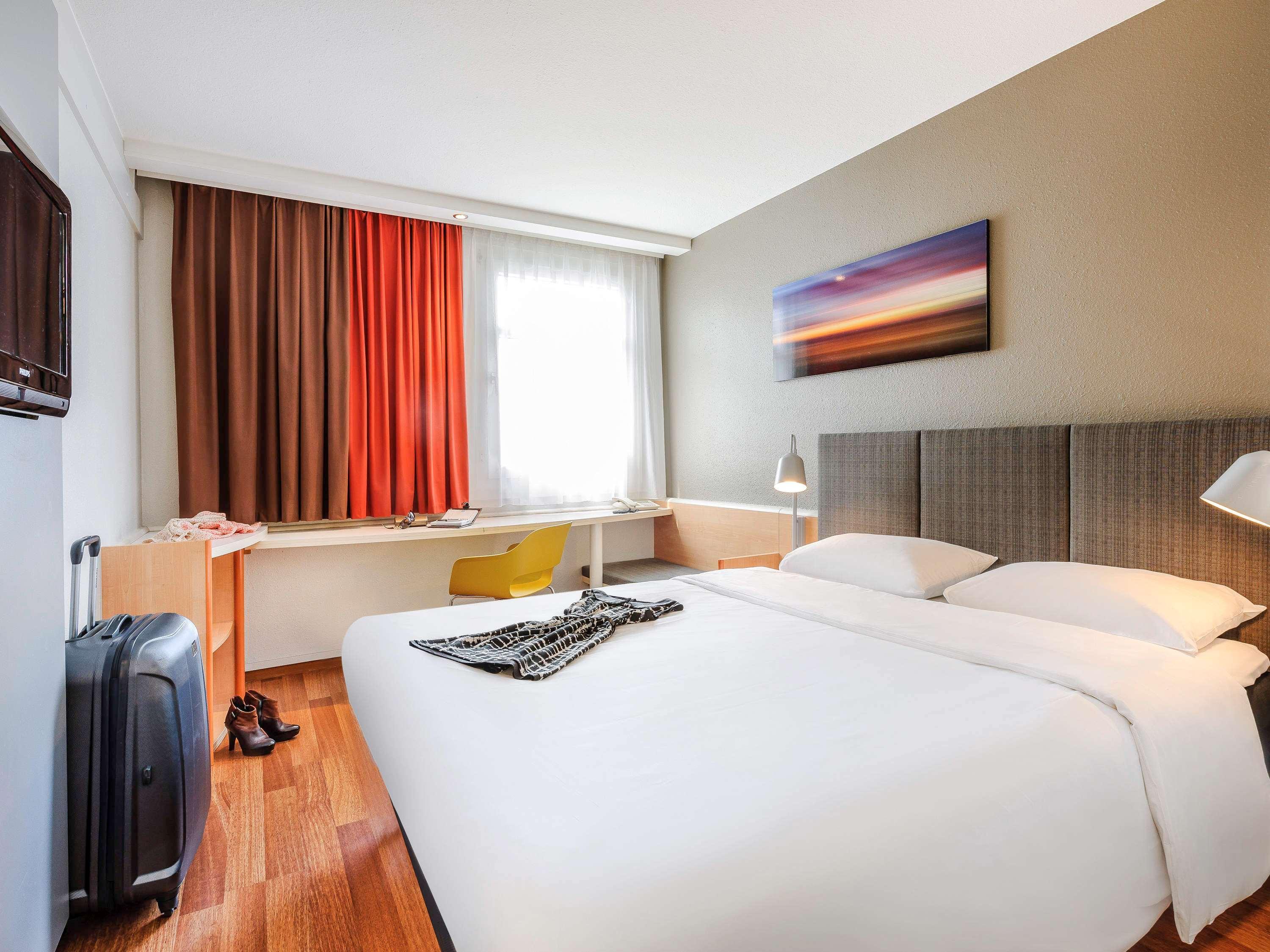 Ibis Hotel Frankfurt Messe West Francfort-sur-le-Main Extérieur photo