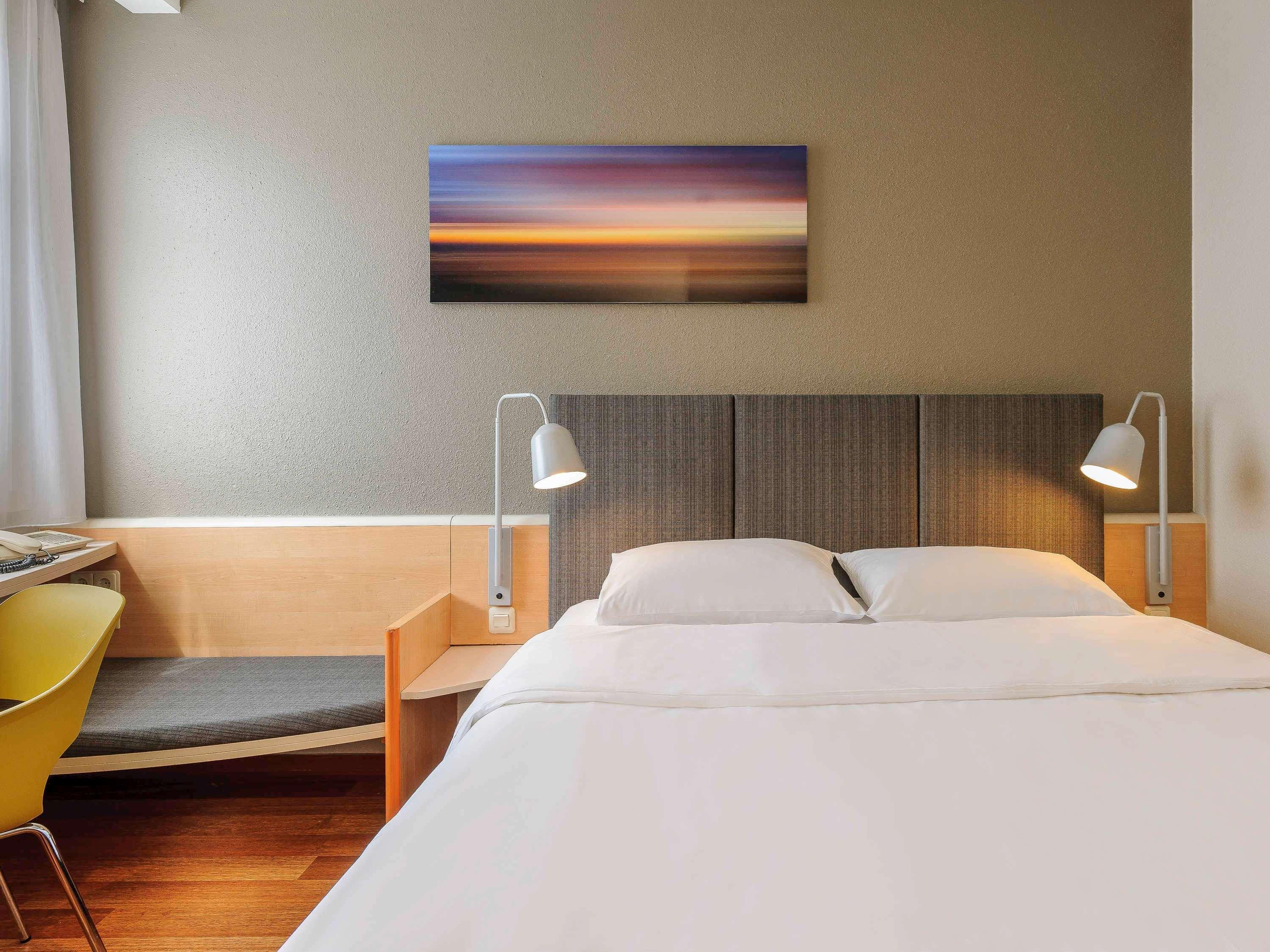 Ibis Hotel Frankfurt Messe West Francfort-sur-le-Main Extérieur photo