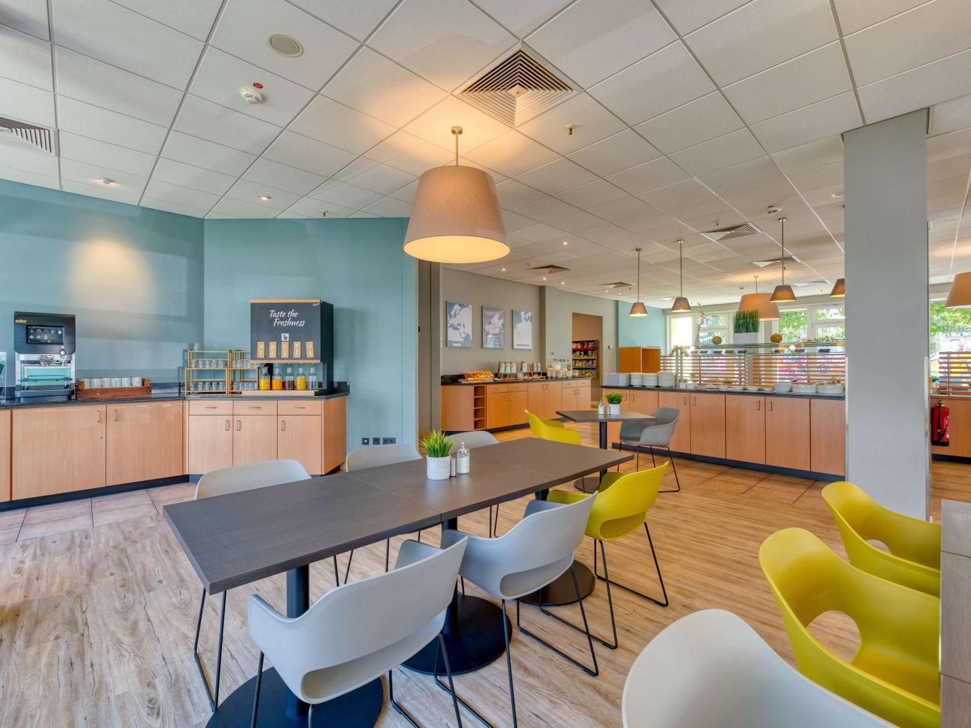 Ibis Hotel Frankfurt Messe West Francfort-sur-le-Main Extérieur photo