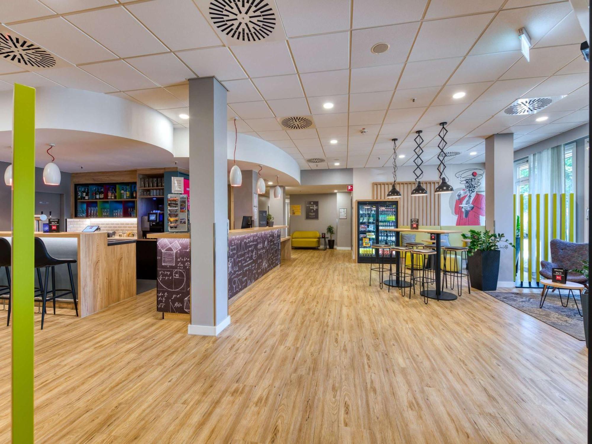 Ibis Hotel Frankfurt Messe West Francfort-sur-le-Main Extérieur photo