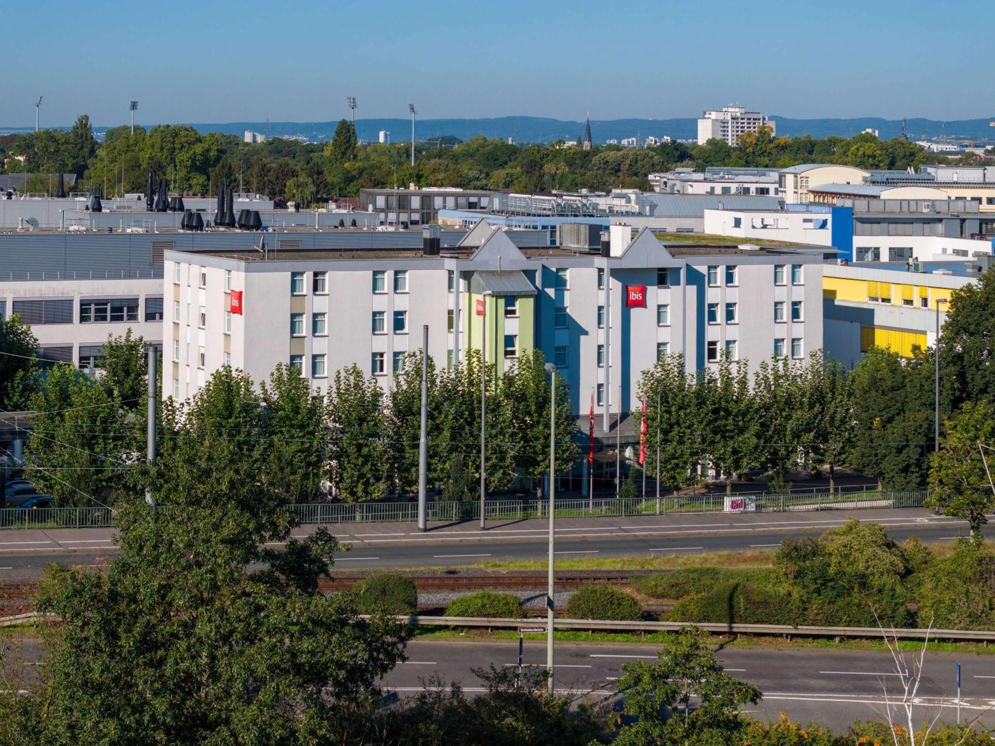 Ibis Hotel Frankfurt Messe West Francfort-sur-le-Main Extérieur photo