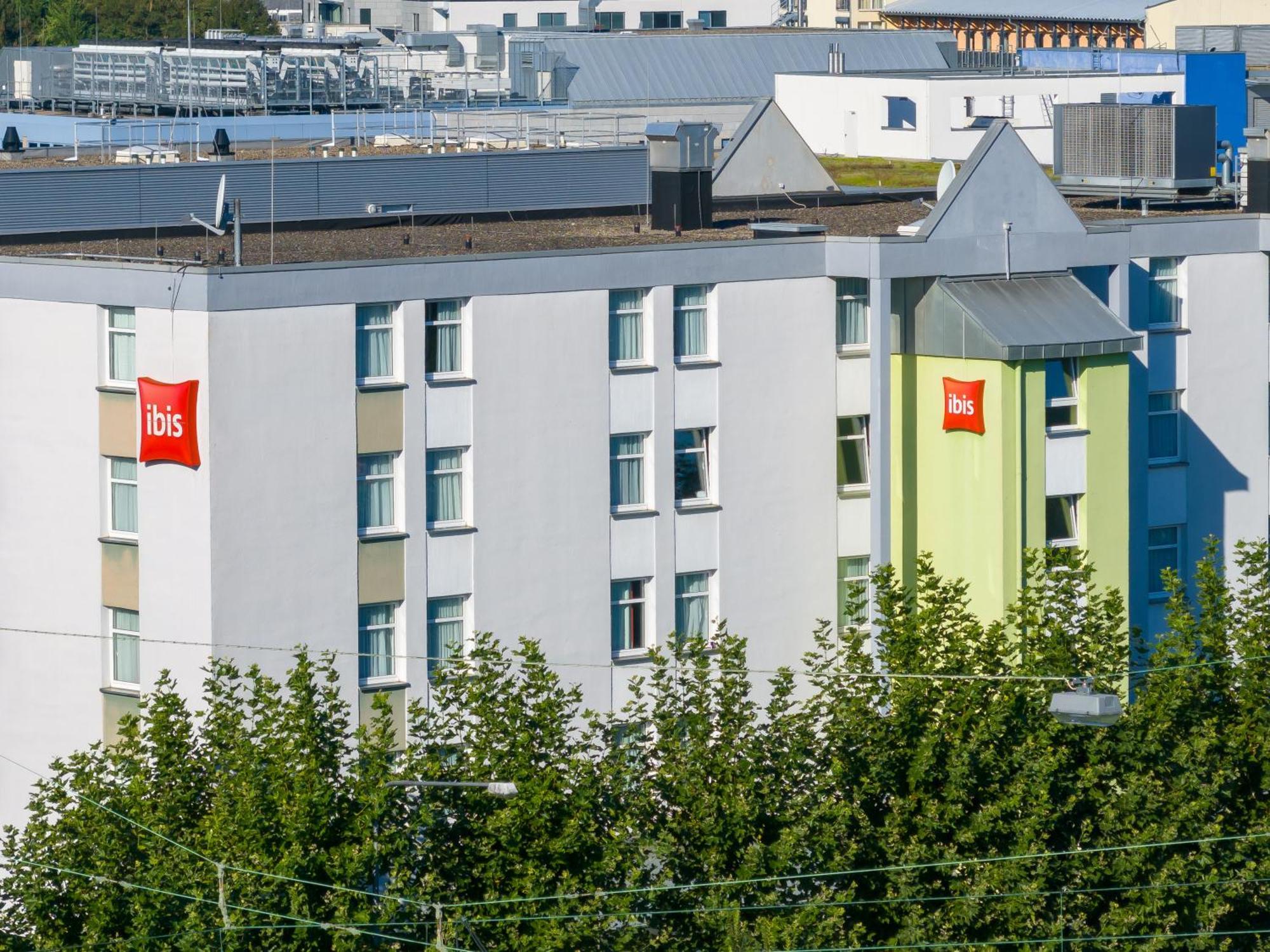 Ibis Hotel Frankfurt Messe West Francfort-sur-le-Main Extérieur photo