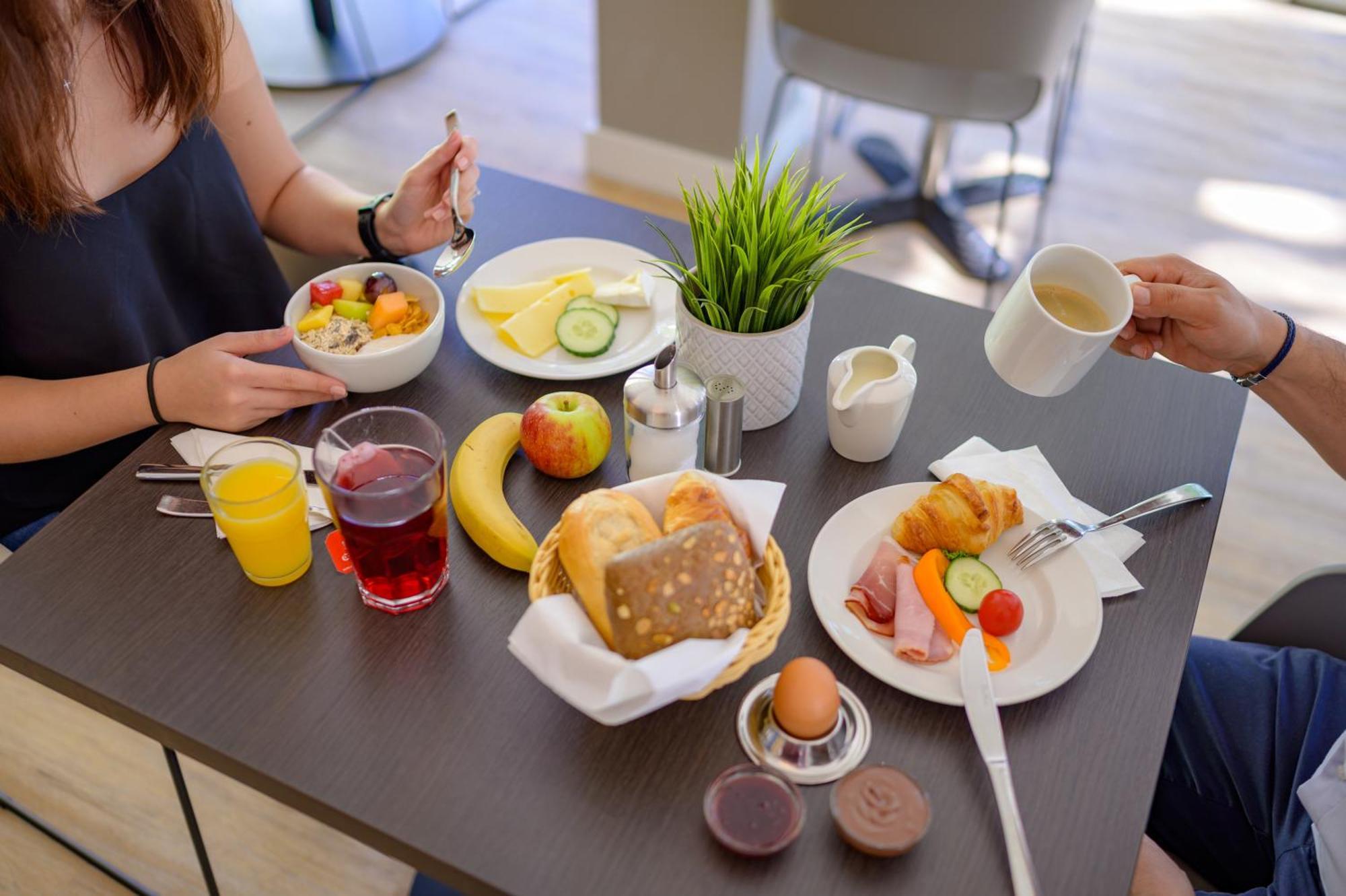 Ibis Hotel Frankfurt Messe West Francfort-sur-le-Main Extérieur photo
