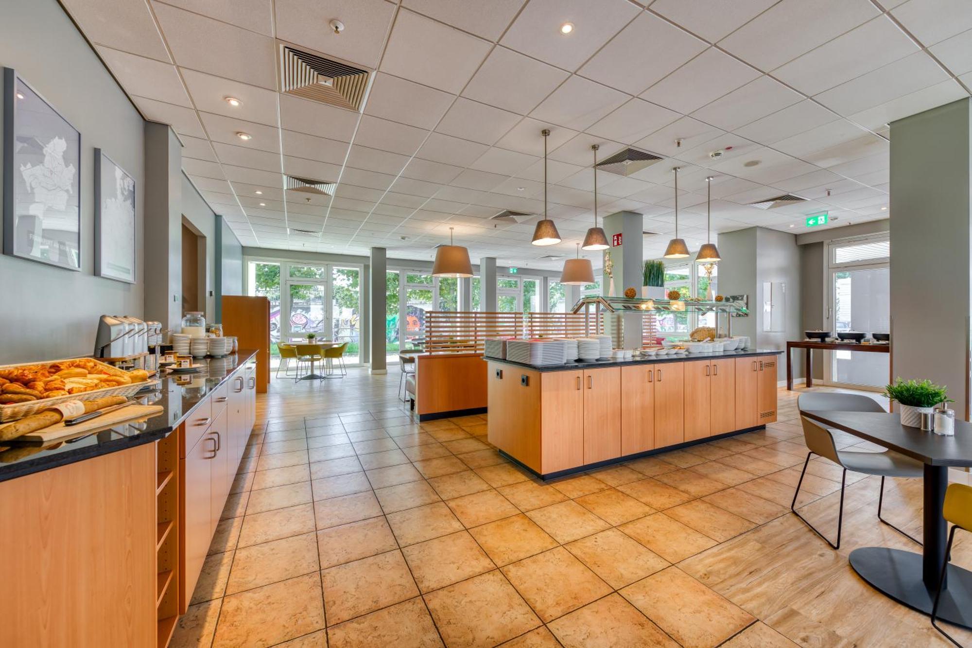 Ibis Hotel Frankfurt Messe West Francfort-sur-le-Main Extérieur photo