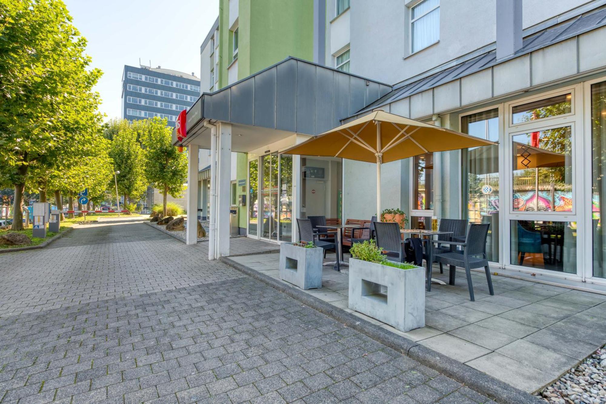 Ibis Hotel Frankfurt Messe West Francfort-sur-le-Main Extérieur photo