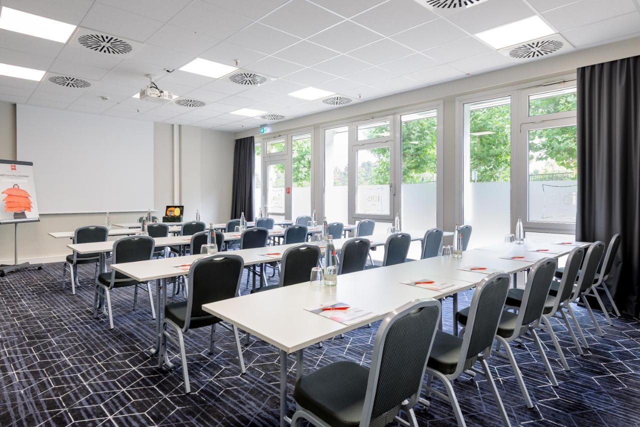 Ibis Hotel Frankfurt Messe West Francfort-sur-le-Main Extérieur photo