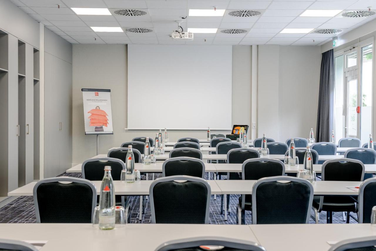 Ibis Hotel Frankfurt Messe West Francfort-sur-le-Main Extérieur photo