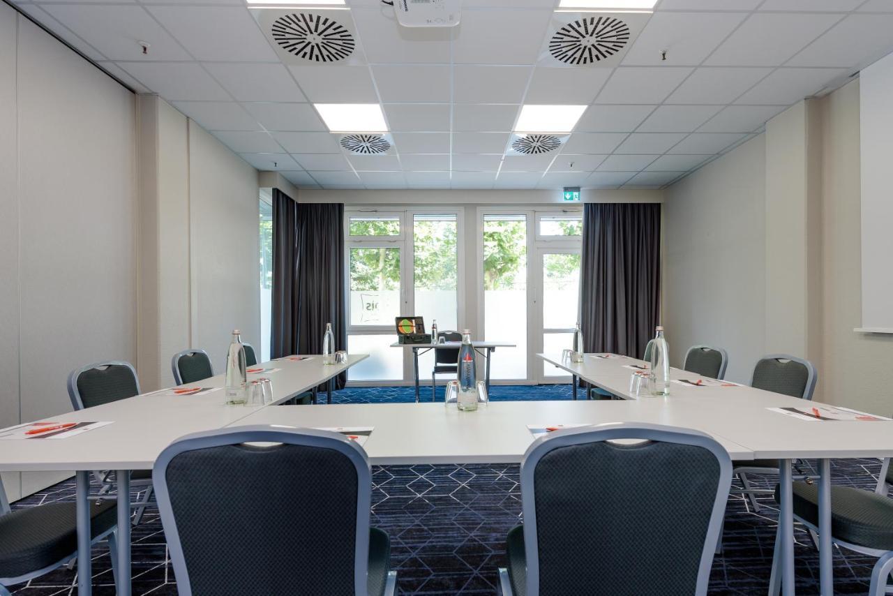 Ibis Hotel Frankfurt Messe West Francfort-sur-le-Main Extérieur photo