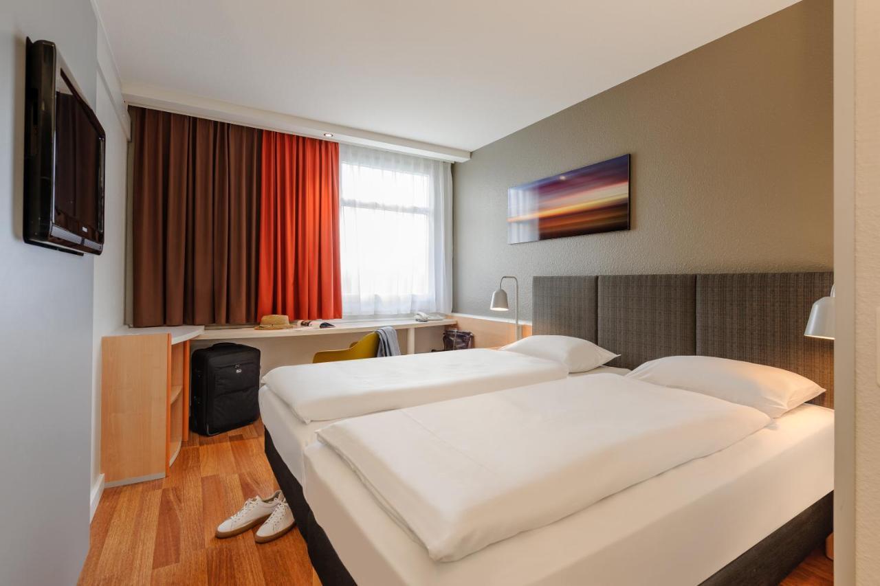 Ibis Hotel Frankfurt Messe West Francfort-sur-le-Main Extérieur photo
